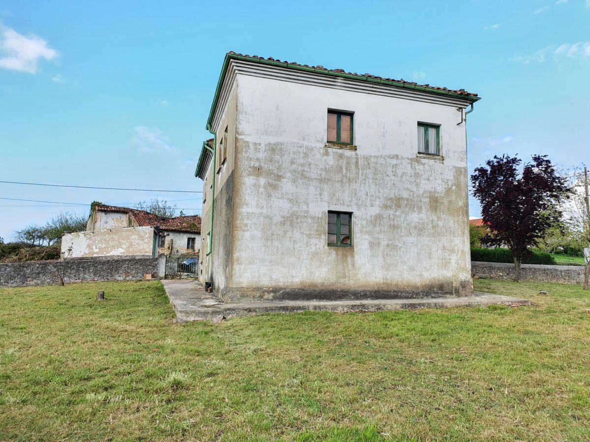 Exterior view of House or chalet for sale in Las Regueras    with Storage room