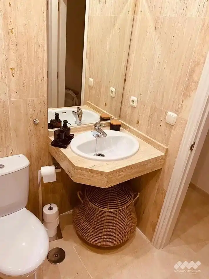 Bathroom of Flat for sale in Marbella  with Air Conditioner, Terrace and Community pool
