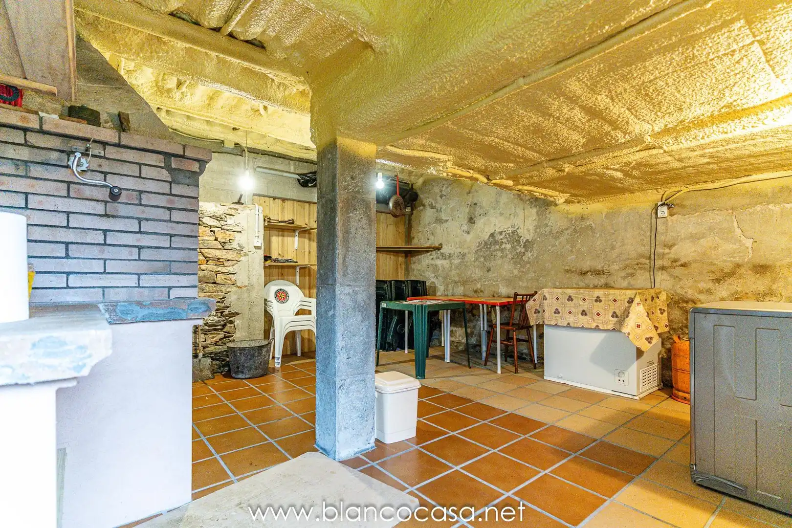 Houses for sale in Coristanco  with Private garden, Storage room and Furnished