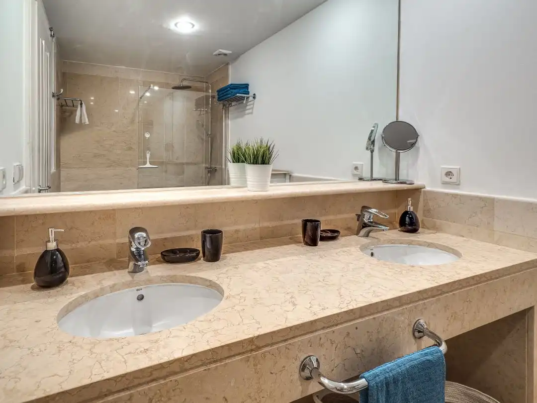 Bathroom of Flat for rent in Sotogrande  with Air Conditioner, Heating and Terrace