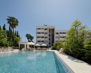 Piscina de Àtic en venda en Estepona amb Aire condicionat, Terrassa i Traster