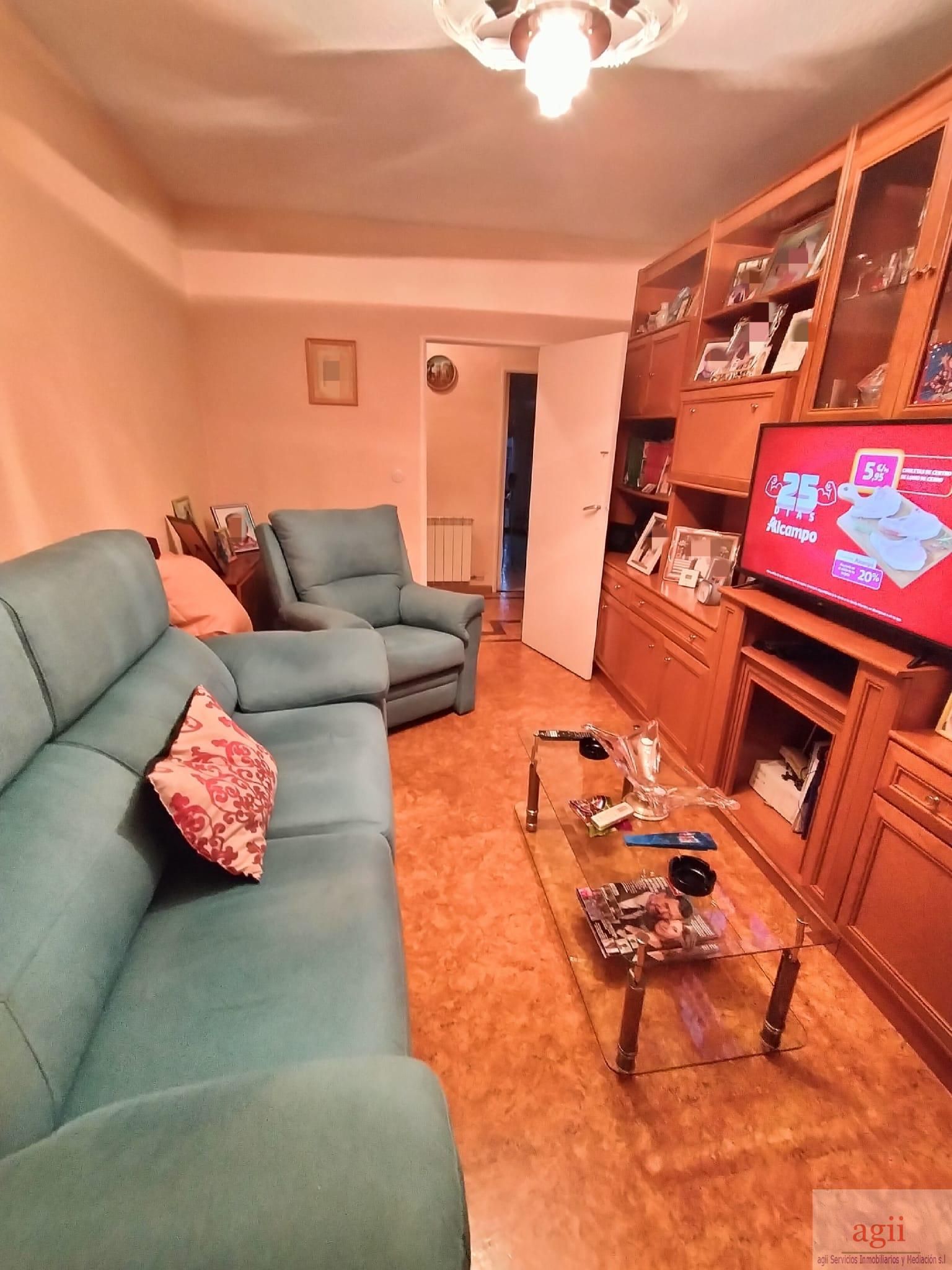 Living room of Flat for sale in  Madrid Capital  with Heating