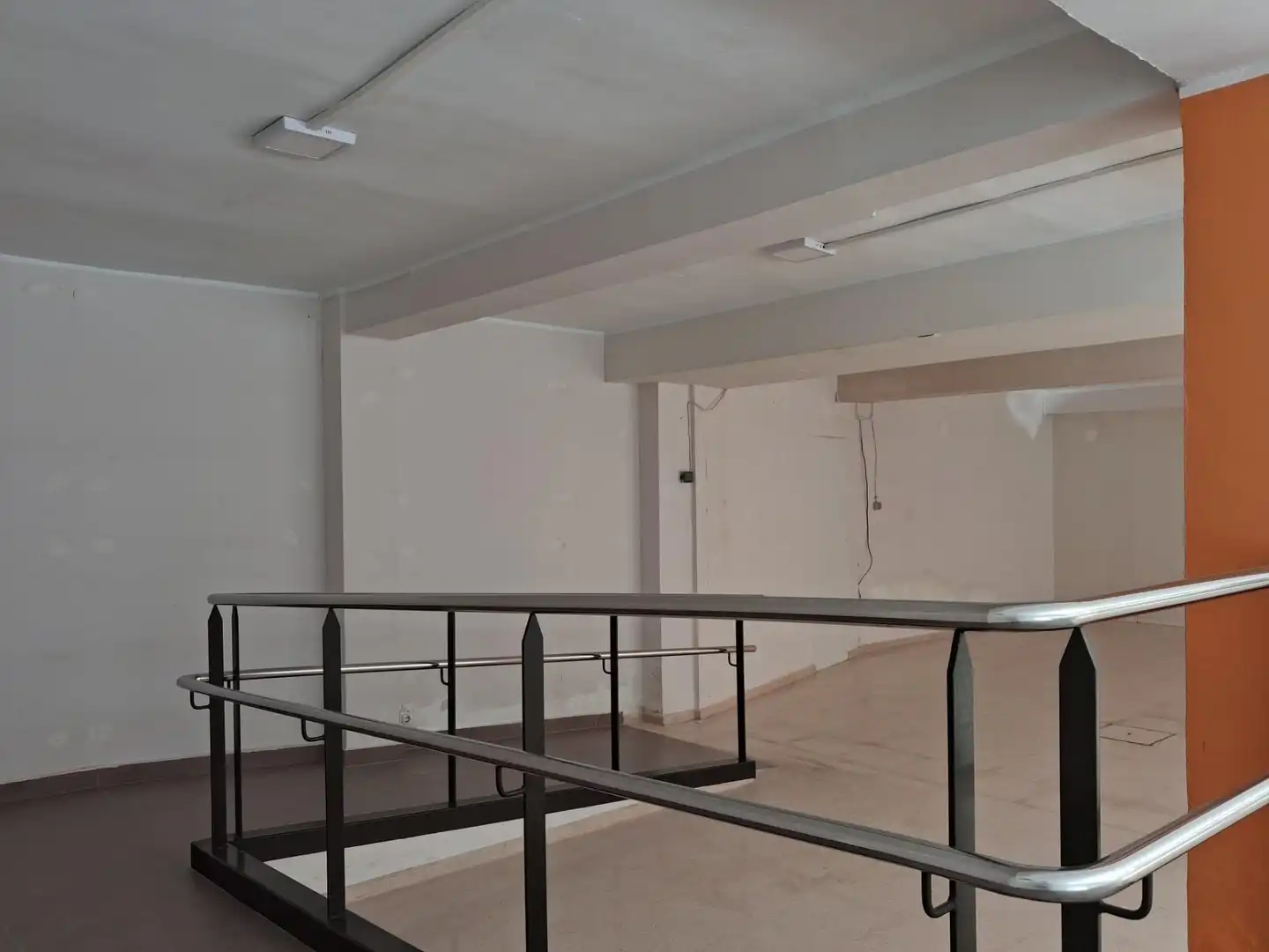 Gewerbefläche zum Verkauf in Avenida GENERAL PEREYRA 21, imagen 4