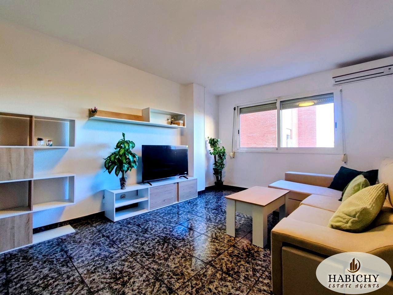 Sala de estar de Piso de alquiler en  Murcia Capital con Aire acondicionado, Amueblado y Internet