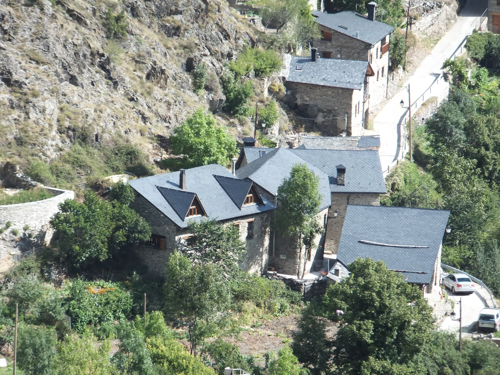 Vista exterior de Finca rústica en venda en La Guingueta d'Àneu amb Moblat