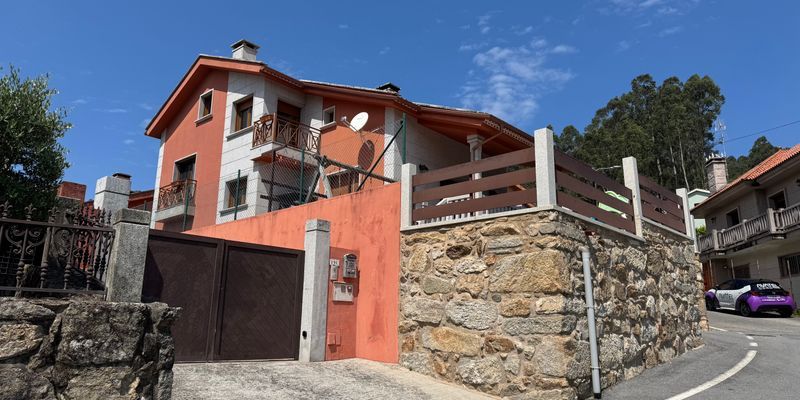 Exterior view of House or chalet for sale in Sanxenxo  with Private garden, Terrace and Storage room