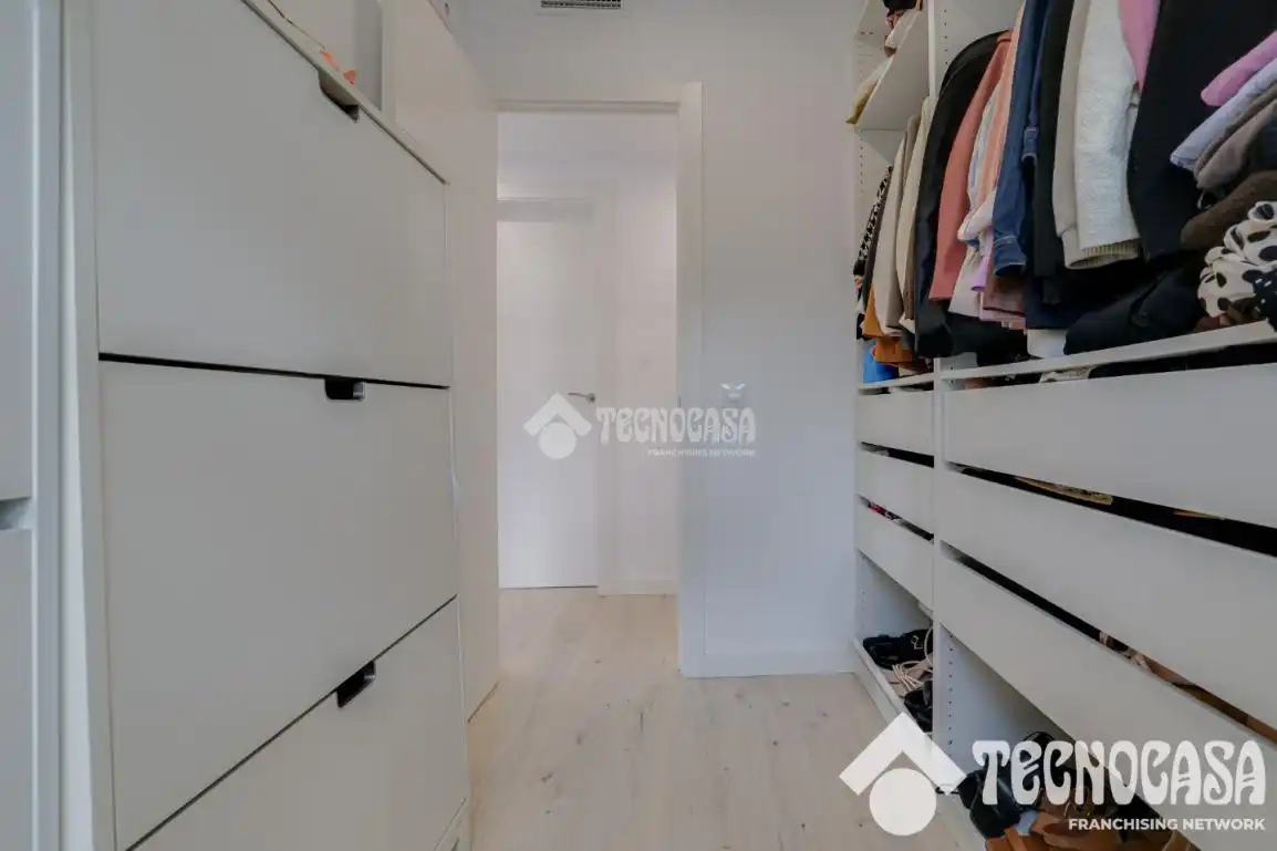 Casa aparellada en venda a Sant Vicenç Dels Horts, imagen 21