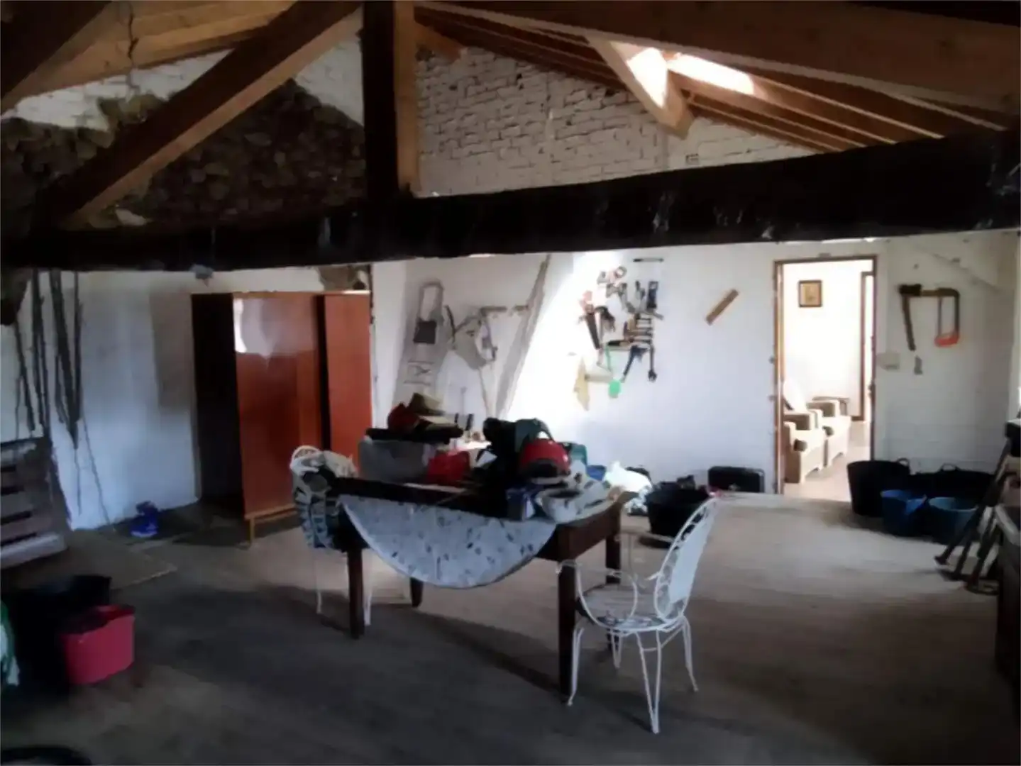Sala d'estar de Casa adosada en venda en Leiro amb Jardí privat, Traster i Moblat