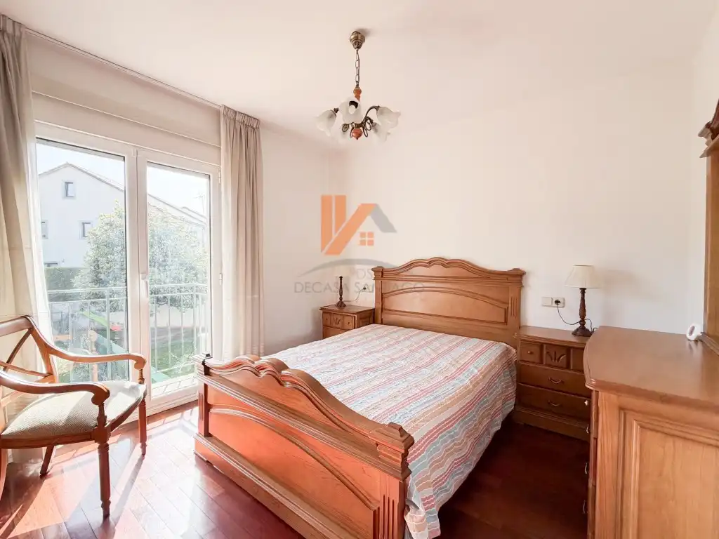 Bedroom of Detached homes for sale in Santiago de Compostela   with Heating, Private garden and Terrace