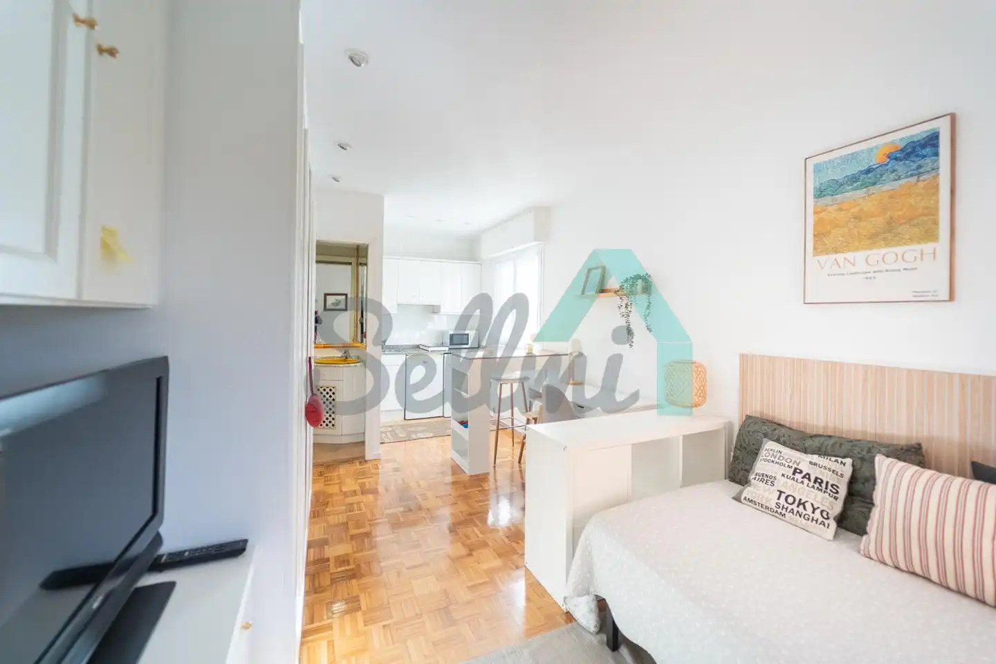 Schlafzimmer von Wohnung zur Miete in Oviedo  mit Heizung, Parkett und Möbliert