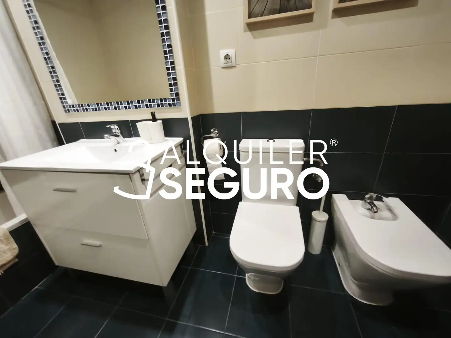 Bathroom of Flat for rent in Zaragoza  with Air Conditioner, Heating and Terrace