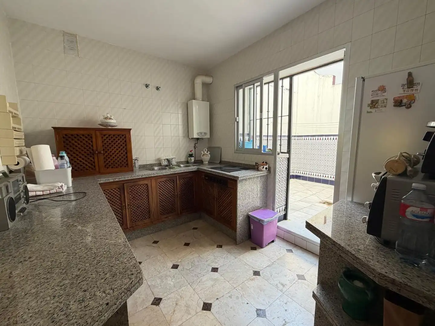Küche von Einfamilien-Reihenhaus zum Verkauf in Mairena del Aljarafe