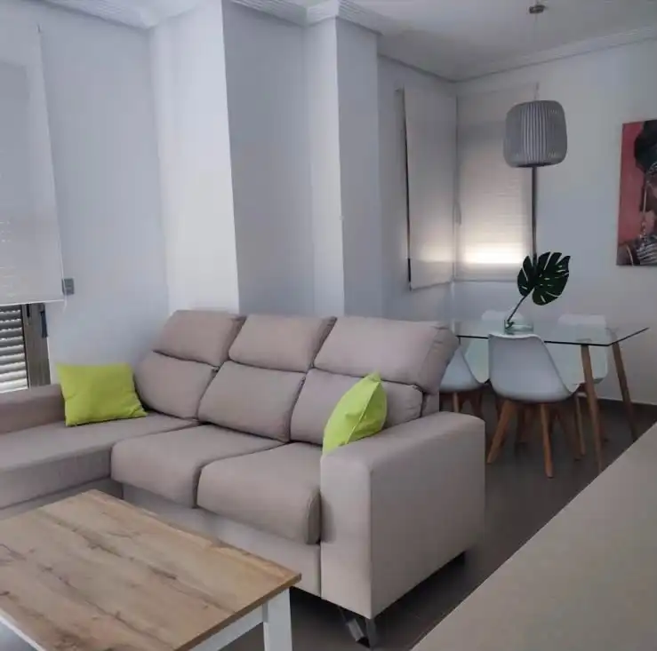 Sala d'estar de Apartament de lloguer en Guardamar del Segura amb Aire condicionat, Calefacció i Moblat