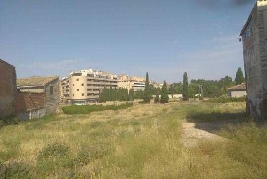 Terreny industrial en venda en  Huesca Capital