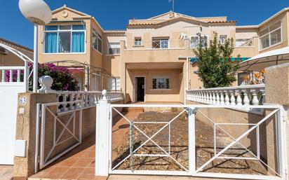 Vista exterior de Casa o xalet en venda en Torrevieja amb Terrassa