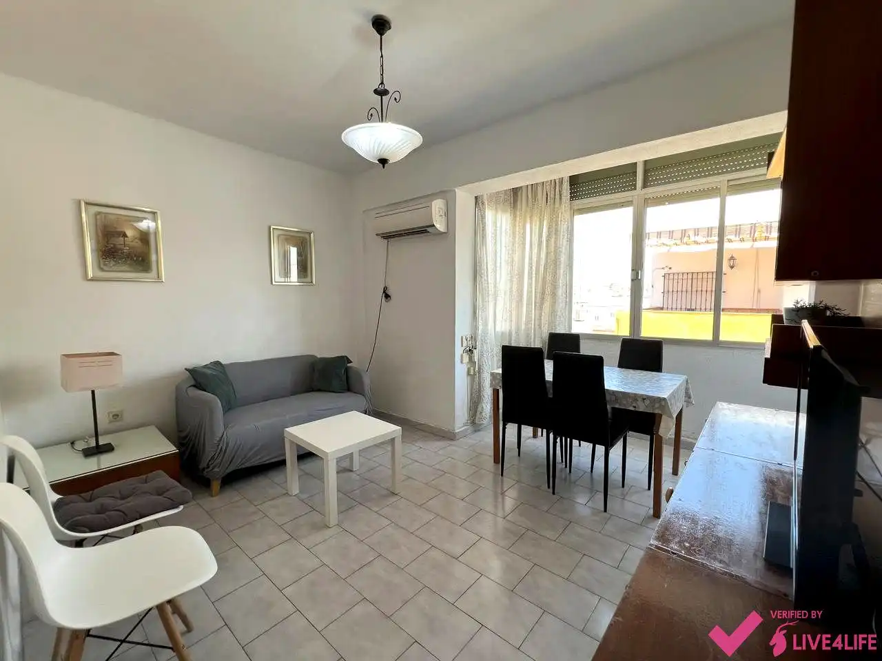 Living room of Flat for share in Sevilla  with Air Conditioner, Heating and Furnished