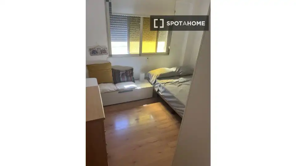 Bedroom of Flat for rent in Valencia  with Air Conditioner, Heating and Furnished