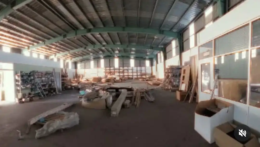 Nau industrial en venda a Avenida la Martina 38