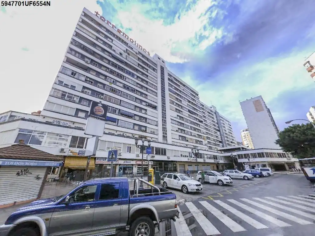 Vista exterior de Apartament en venda en Torremolinos amb Balcó i Piscina comunitària