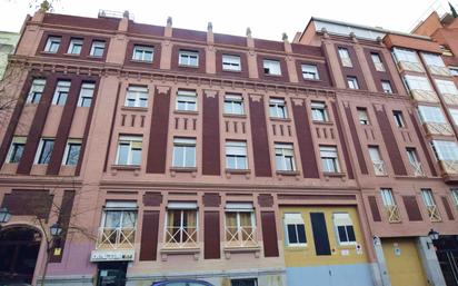 Exterior view of Apartment for sale in  Madrid Capital  with Heating and Community pool