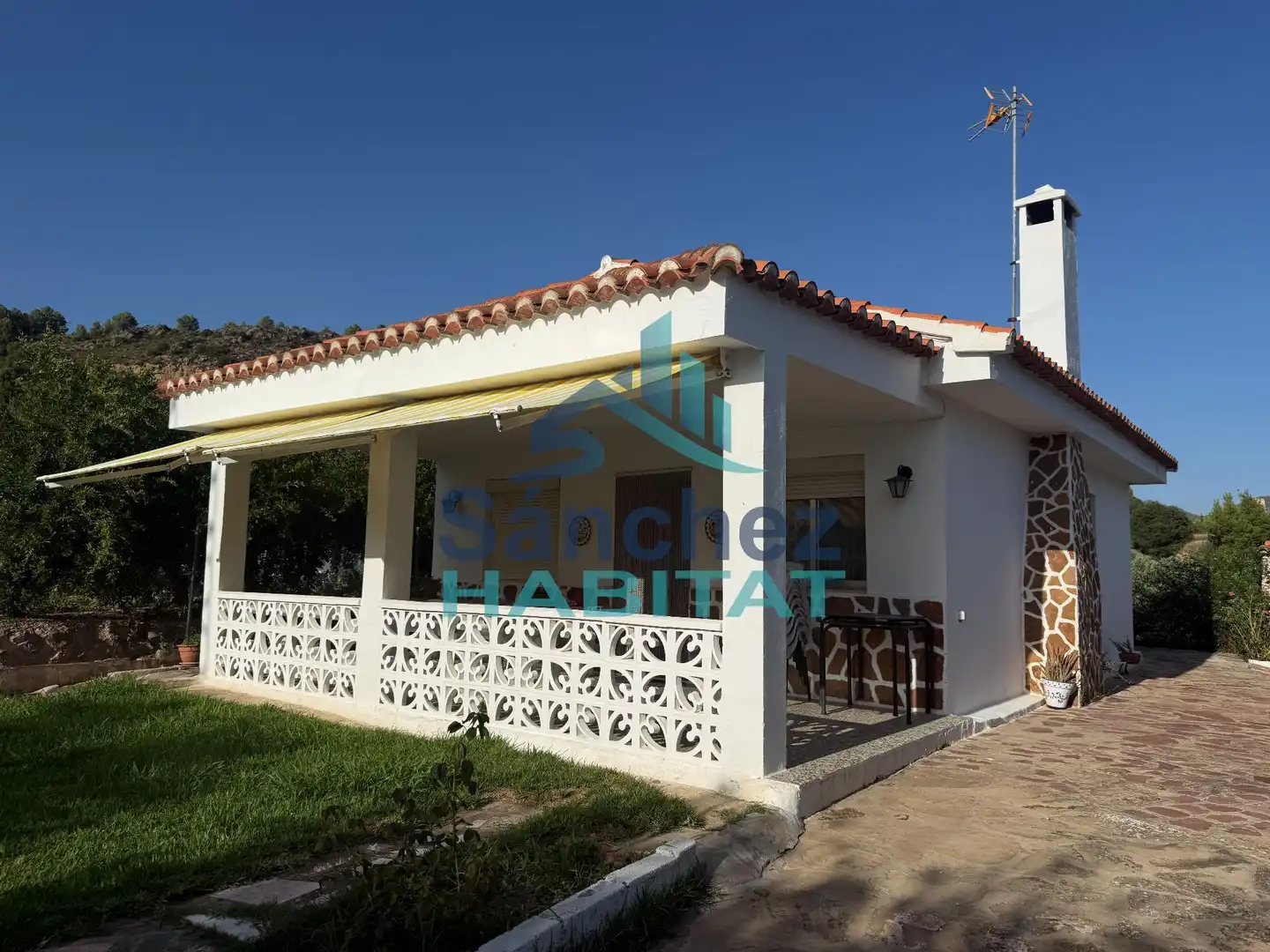 Exterior view of Houses for sale in Chelva  with Private garden, Terrace and Storage room