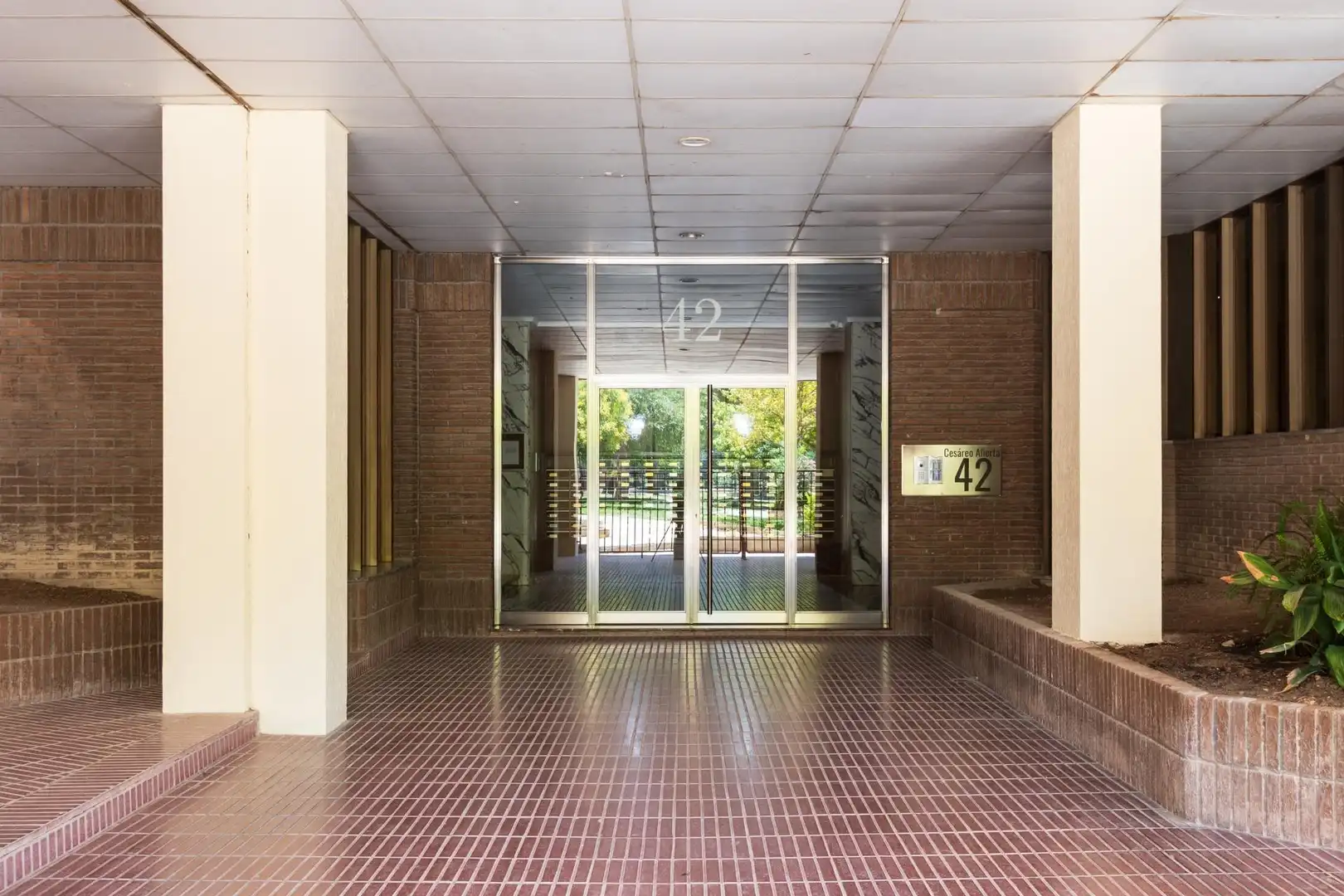 Piso en venta en Avenida ALIERTA, CESAREO, 42, Parque Miraflores