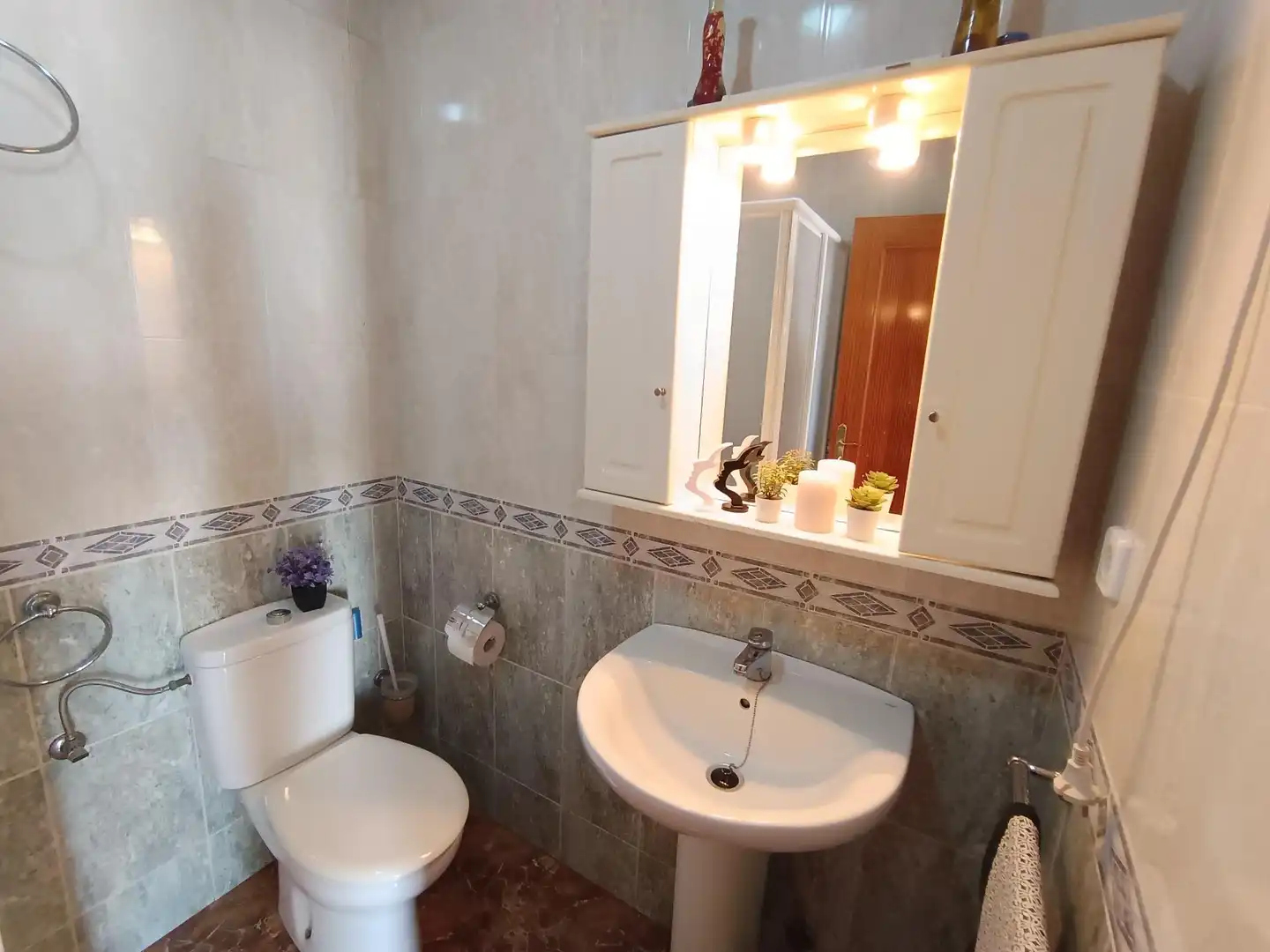 Badezimmer von Einfamilien-Reihenhaus zum Verkauf in Ulea mit Klimaanlage, Heizung und Terrasse