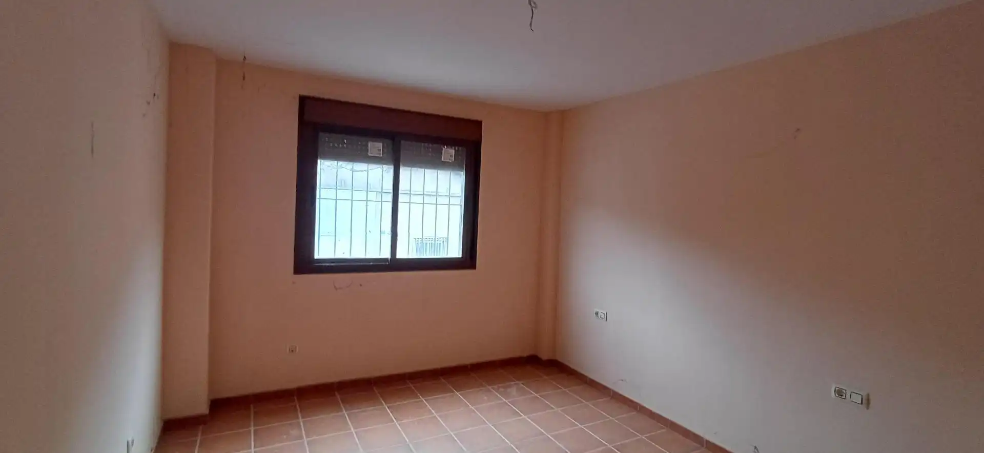 Schlafzimmer von Erdgeschoss zum Verkauf in Ladrillar mit Terrasse und Balkon