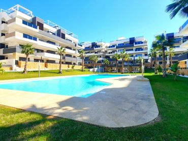 Flat with pool for sale in Orihuela Costa