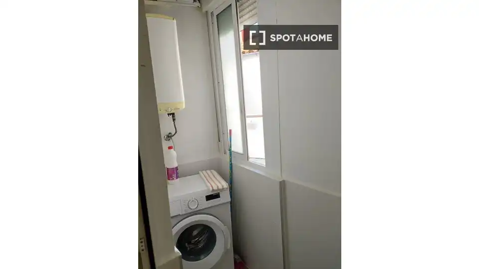 Room in Zaragoza, Zaragoza
