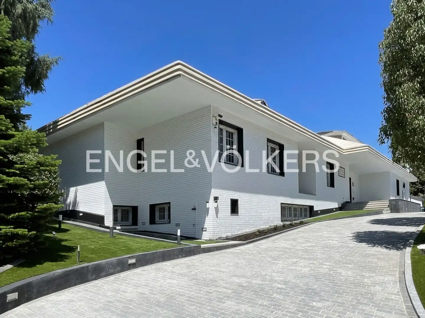 Vista exterior de Casa o xalet de lloguer en Sant Cugat del Vallès amb Calefacció