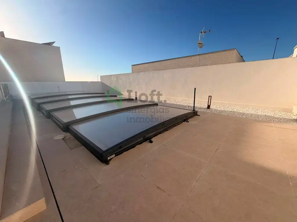 Terrassa de Casa o xalet en venda en Badajoz amb Terrassa, Piscina i Domòtica