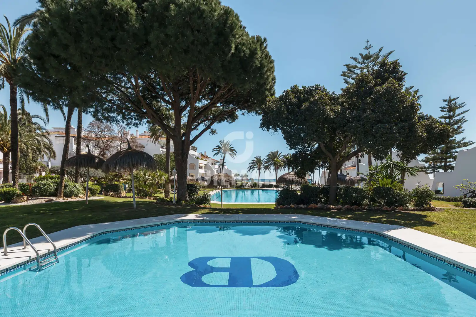 Jardí de Planta baixa en venda en Marbella amb Calefacció, Jardí privat i Piscina