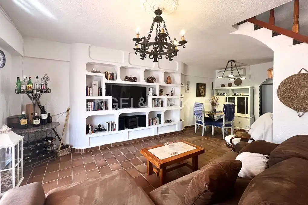 Sala de estar de Ático de alquiler en Sueca con Aire acondicionado, Calefacción y Jardín privado