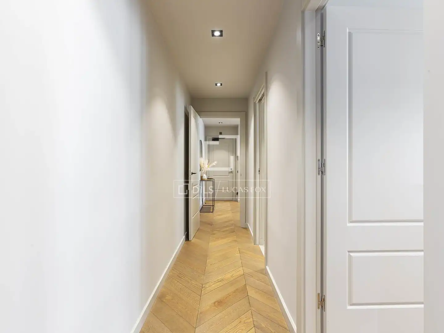 Flat for sale in Barcelona  with Air Conditioner, Heating and Parquet flooring
