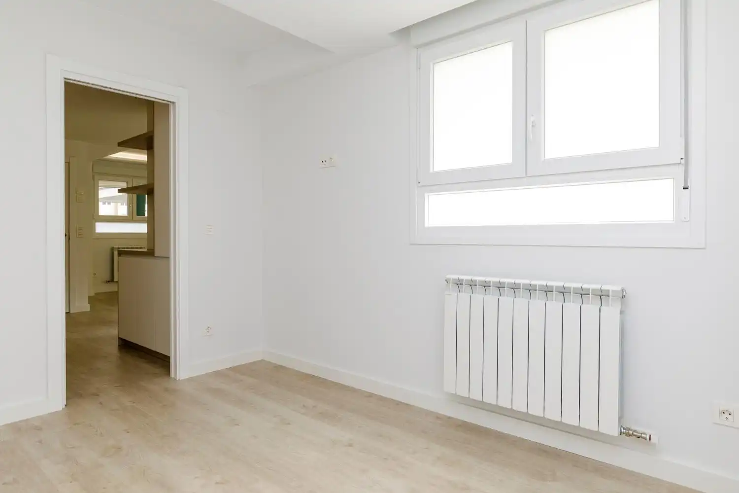 Bedroom of Flat for sale in Zaragoza  with Heating