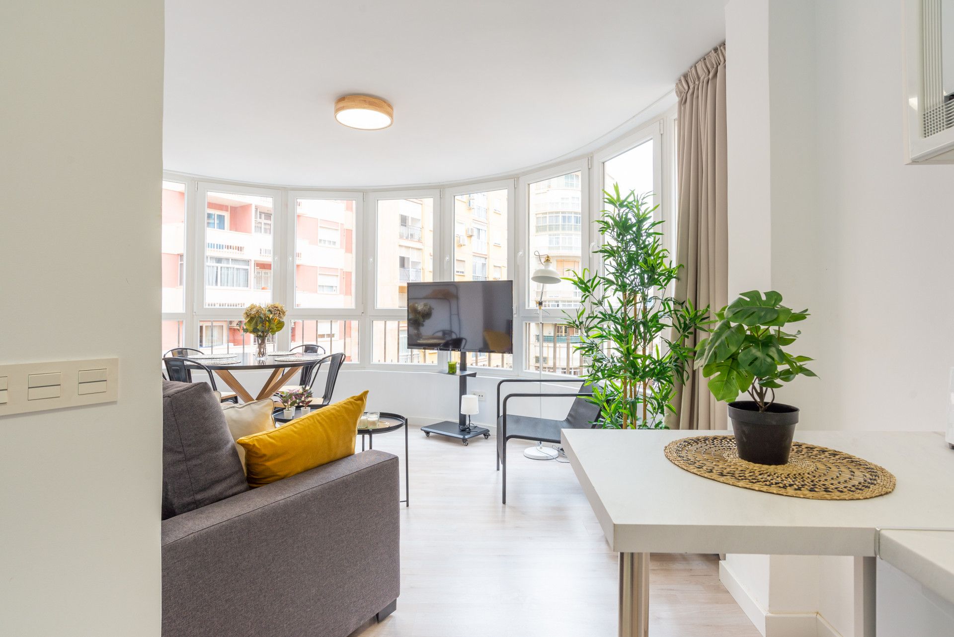 Living room of Flat for sale in Málaga Capital  with Air Conditioner, Furnished and Internet