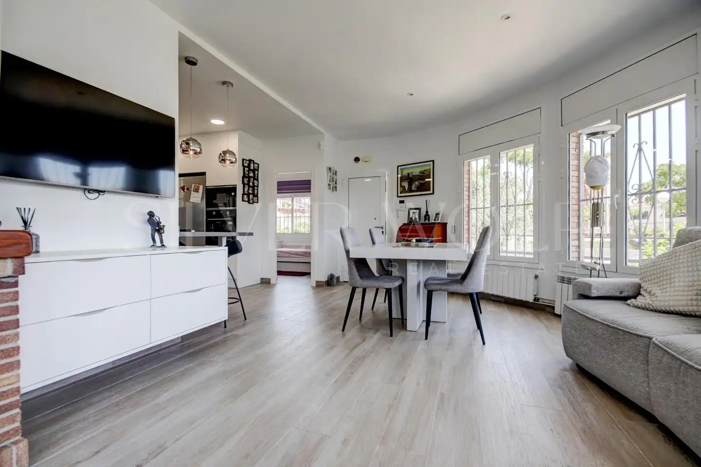 Comedor de Casa o chalet en venta en Vilanova i la Geltrú con Aire acondicionado, Calefacción y Jardín privado