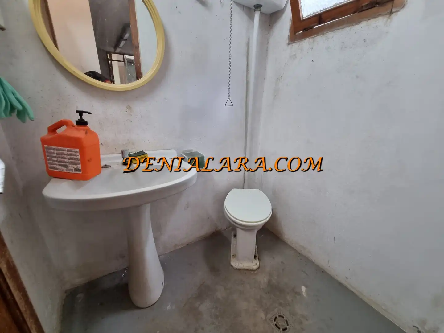 Bathroom of Commercial properties for rent in Pego