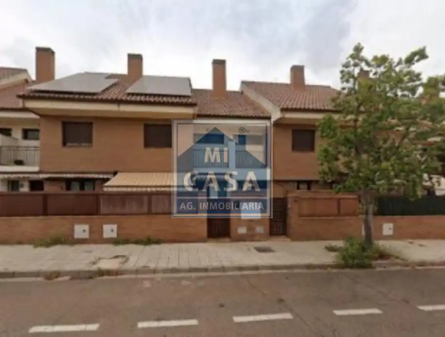 Villa con piscina in vendita a Oeste