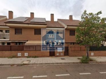 Villa con piscina in vendita a Oeste