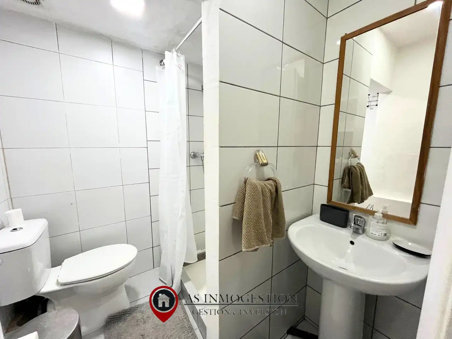 Bathroom of Flat for rent in Madrid  with Air Conditioner, Furnished and Oven