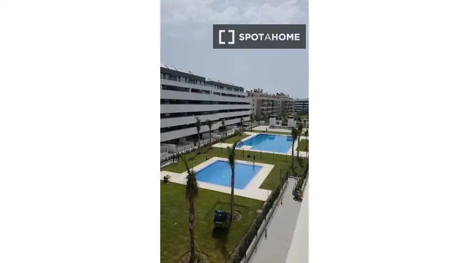 Vista exterior de Apartament per a compartir en Torremolinos amb Aire condicionat, Terrassa i Moblat