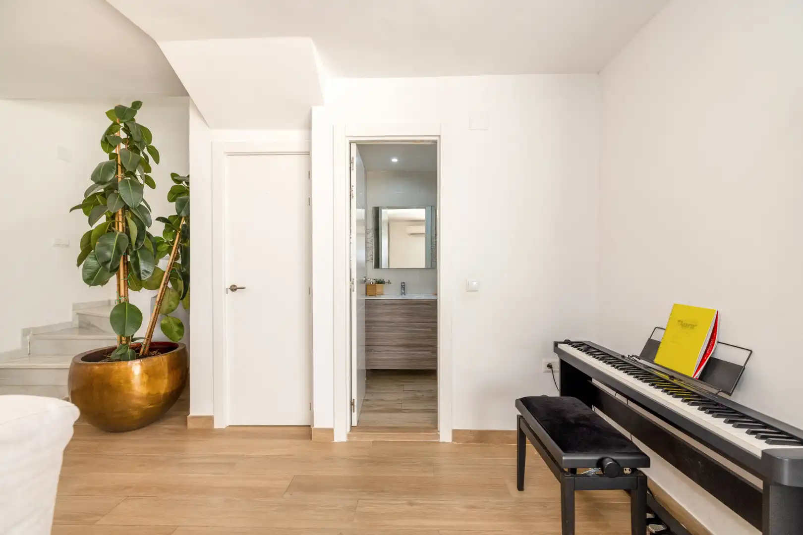 Casa adosada en venta en Málaga con Aire acondicionado, Calefacción y Jardín privado