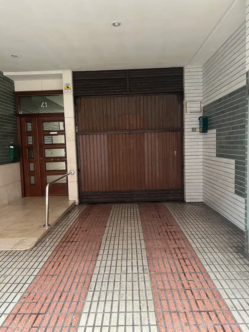 Aparcament de Garatge en venda en Gijón 