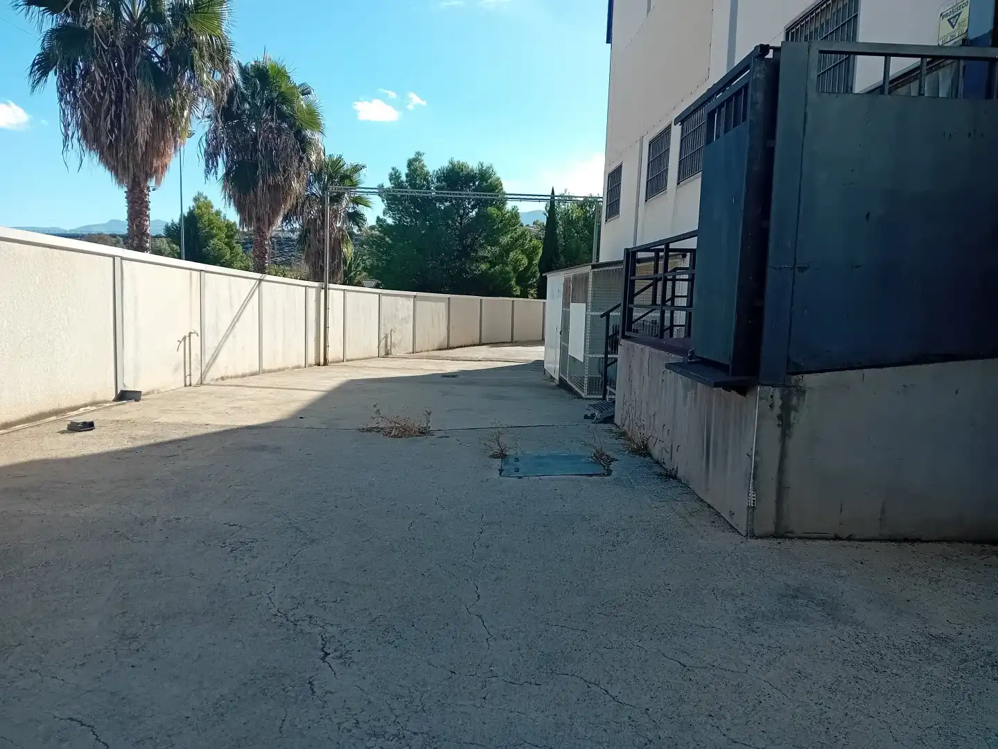 Aparcament de Nau industrial en venda en Jaén
