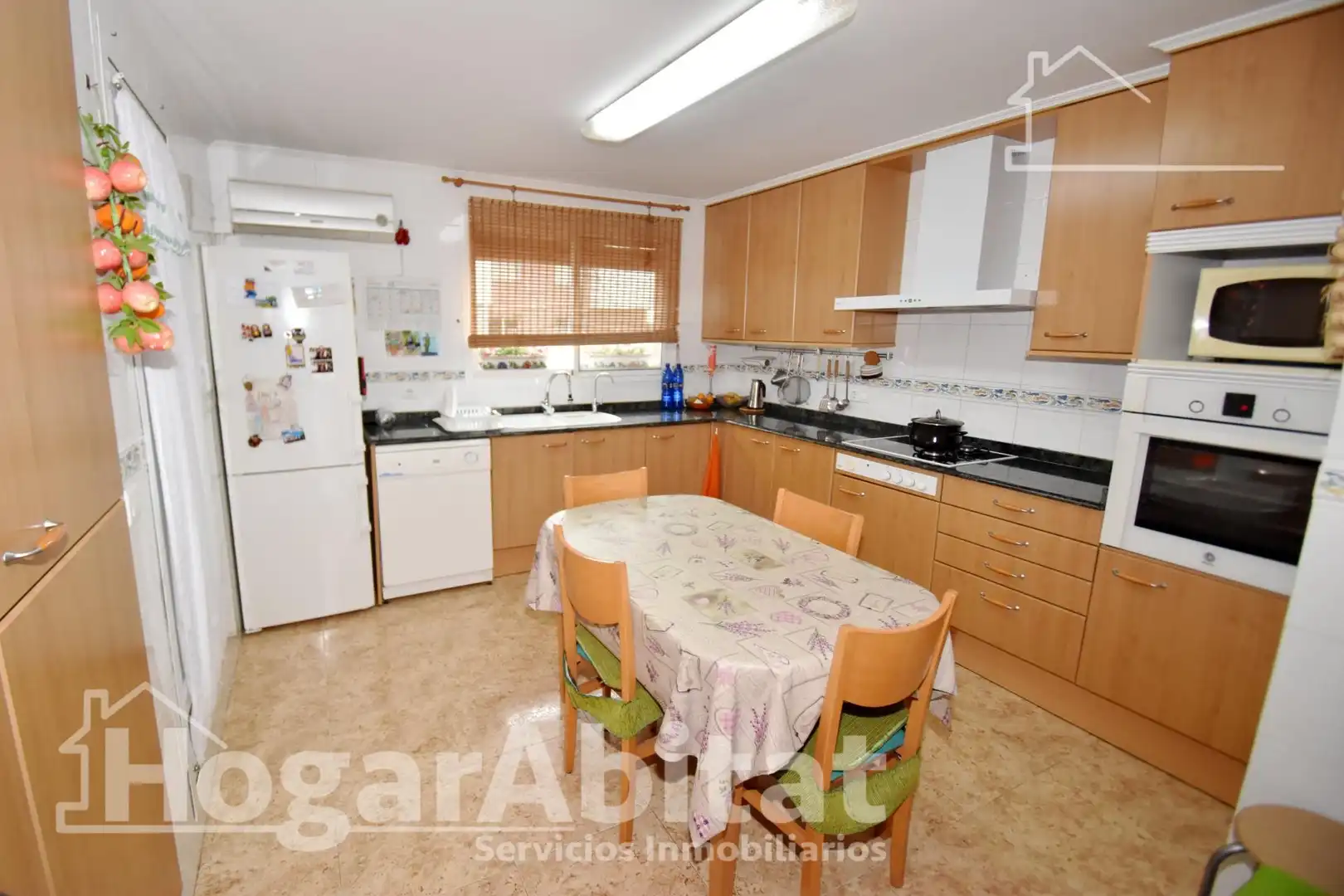 Cuina de Casa adosada en venda en Vila-real amb Aire condicionat, Calefacció i Terrassa