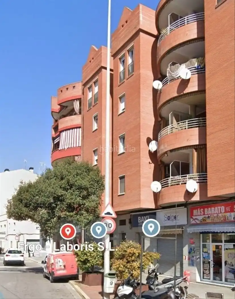 Individual en venda a Carrer d'Antoni Forrellad 32
