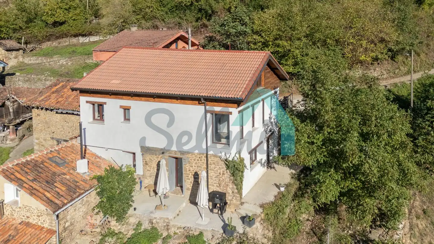Vista exterior de Casa o chalet de alquiler en Mieres (Asturias) con Calefacción, Terraza y Amueblado