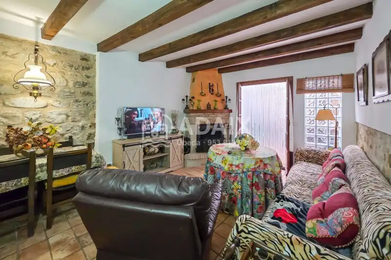 Sala de estar de Casa o chalet en venta en Úbeda con Aire acondicionado, Terraza y Trastero